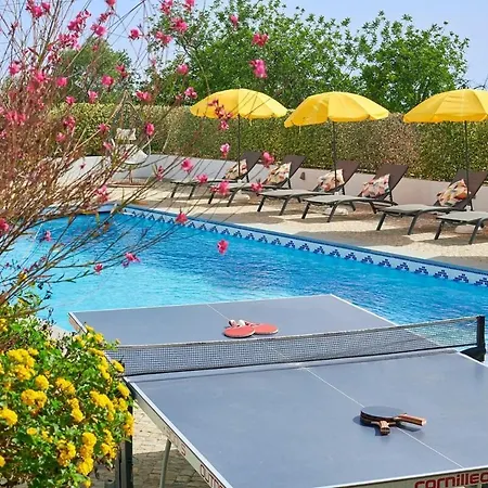 Majestic Pool * טאווירה