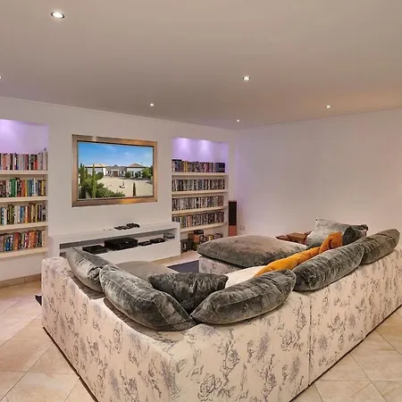 דירה Majestic Pool טאווירה